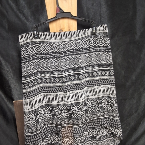 Maurices Black and White skort size women's Large - Picture 8 of 10